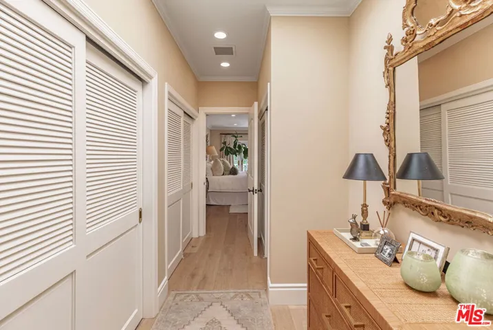 1185 Corsica Drive, Pacific Palisades, California 90272