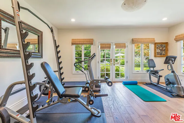 1185 Corsica Drive, Pacific Palisades, California 90272