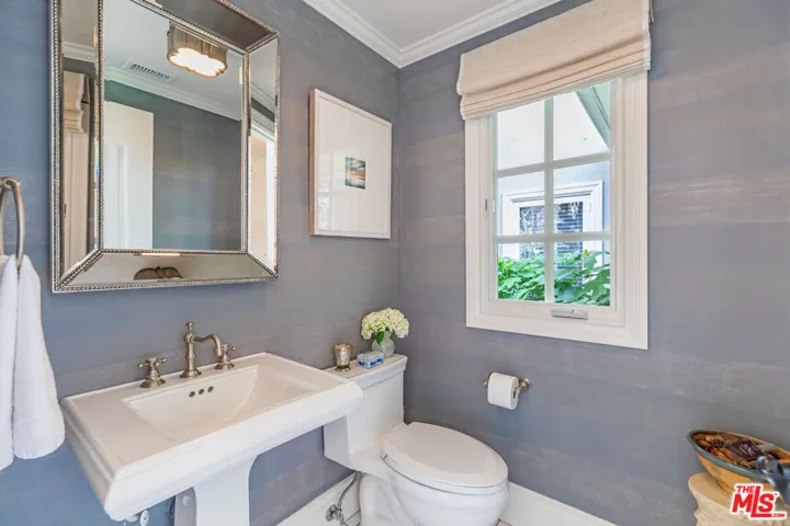 1185 Corsica Drive, Pacific Palisades, California 90272