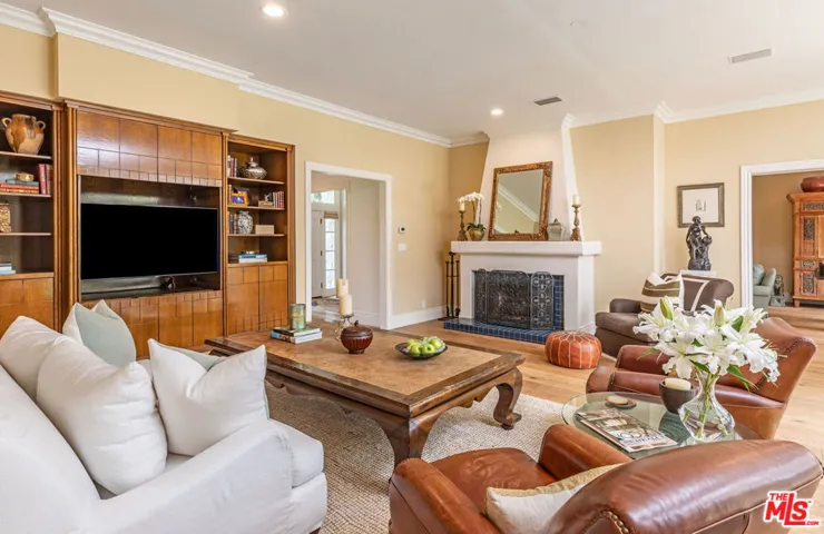 1185 Corsica Drive, Pacific Palisades, California 90272