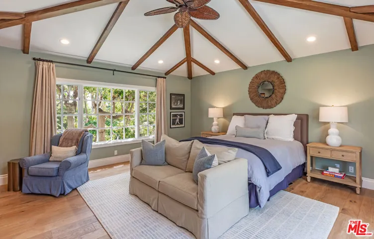 1185 Corsica Drive, Pacific Palisades, California 90272