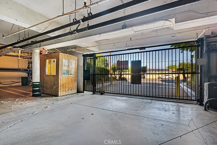 5301 Balboa Boulevard, Encino, California 91316