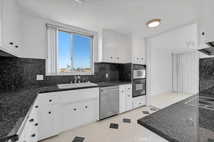 5301 Balboa Boulevard, Encino, California 91316