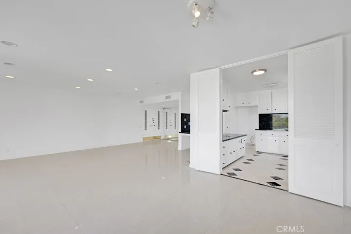 5301 Balboa Boulevard, Encino, California 91316