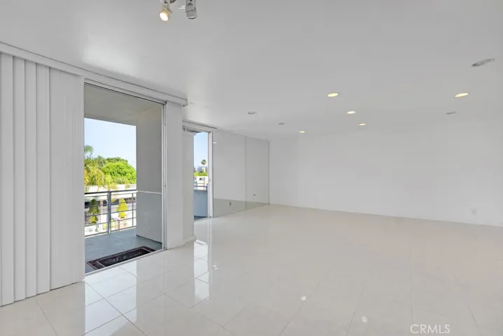 5301 Balboa Boulevard, Encino, California 91316