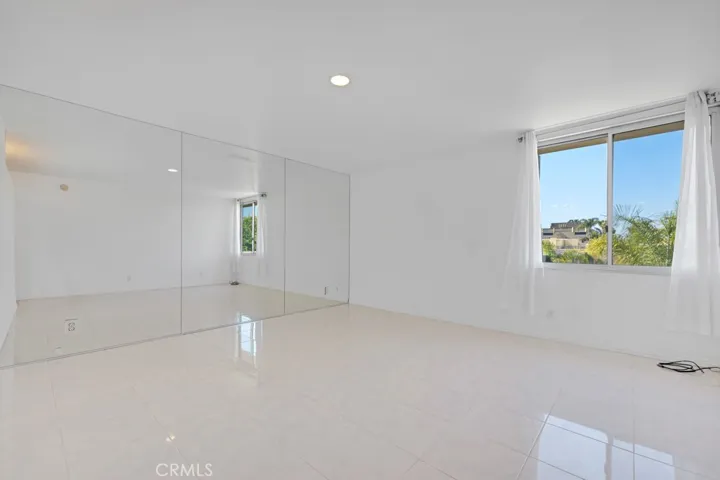 5301 Balboa Boulevard, Encino, California 91316