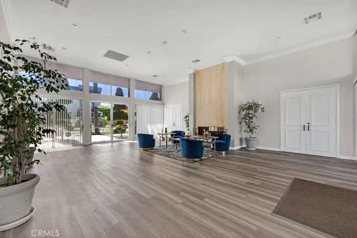 5301 Balboa Boulevard, Encino, California 91316