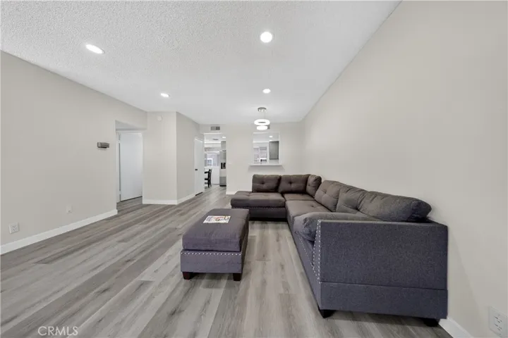 15125 Nordhoff 20, North Hills, California 91343