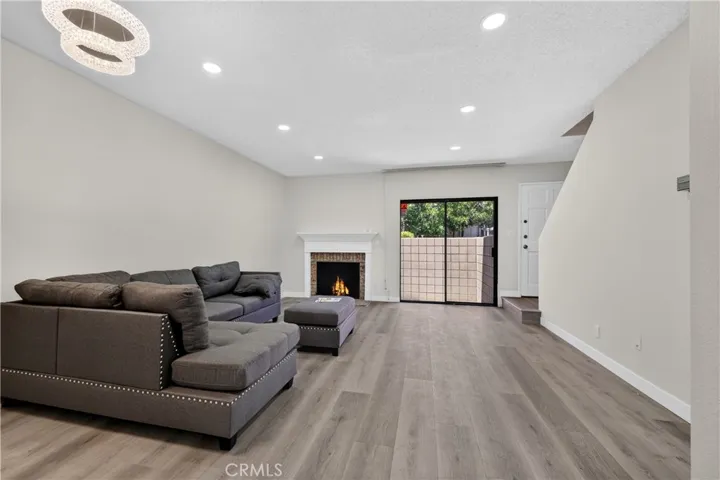 15125 Nordhoff 20, North Hills, California 91343
