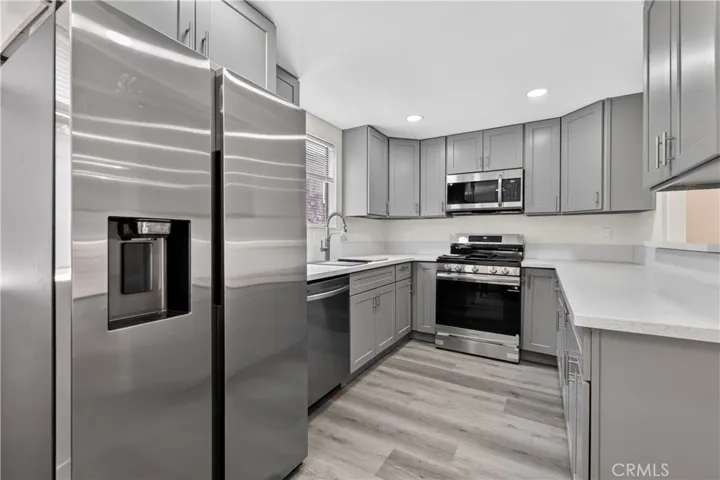 15125 Nordhoff 20, North Hills, California 91343