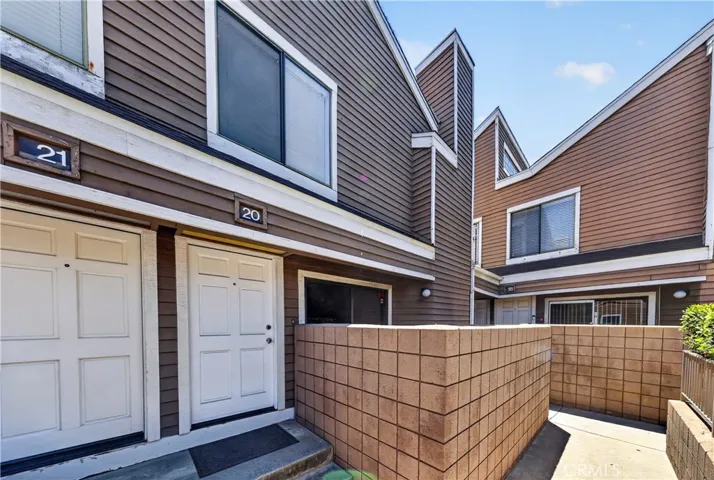 15125 Nordhoff 20, North Hills, California 91343