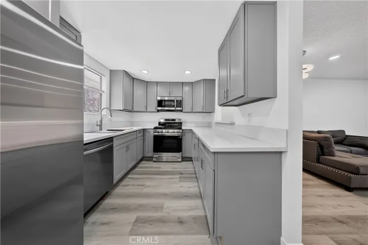 15125 Nordhoff 20, North Hills, California 91343