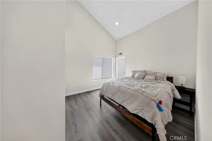 15125 Nordhoff 20, North Hills, California 91343