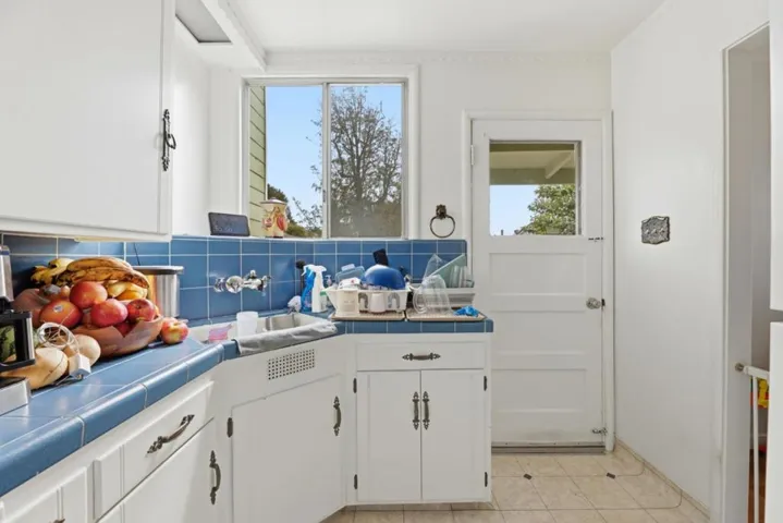 438 43rd Street, Richmond, California 94805