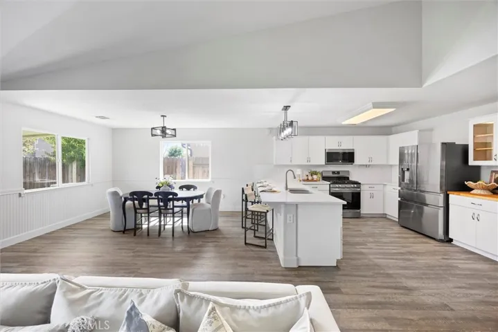 11401 Eresma Drive, Bakersfield, California 93311