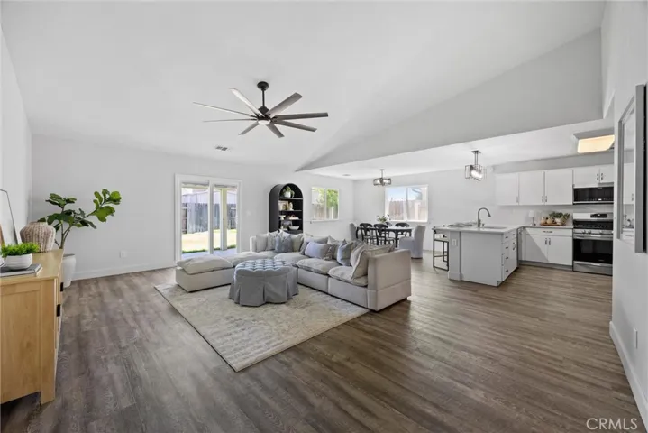11401 Eresma Drive, Bakersfield, California 93311