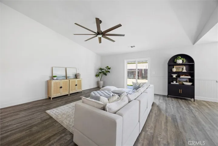 11401 Eresma Drive, Bakersfield, California 93311