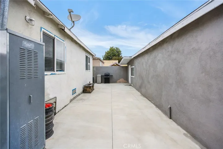 1502 Lakme Avenue, Wilmington, California 90744