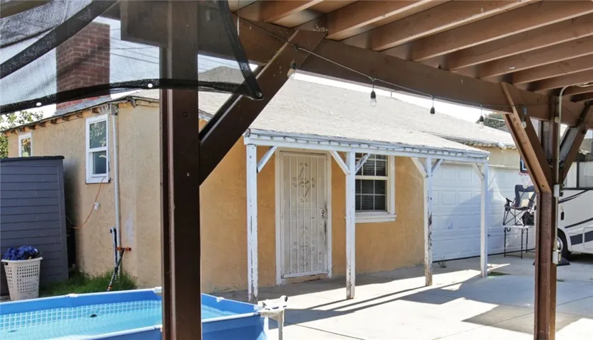 2 car garage and rumpus room