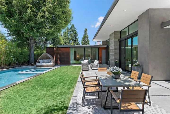 840 Los Altos Avenue, Los Altos, California 94022