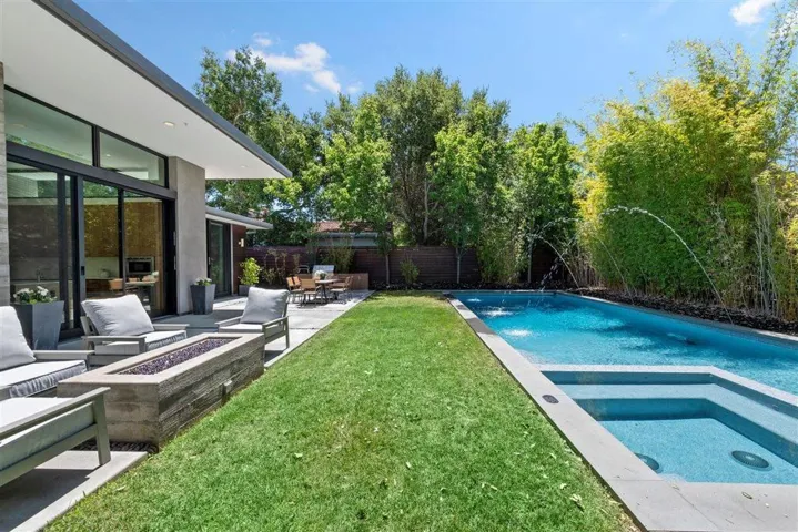 840 Los Altos Avenue, Los Altos, California 94022