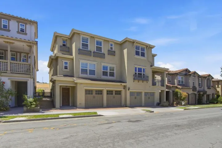 2400 Plateau Drive, San Jose, California 95125