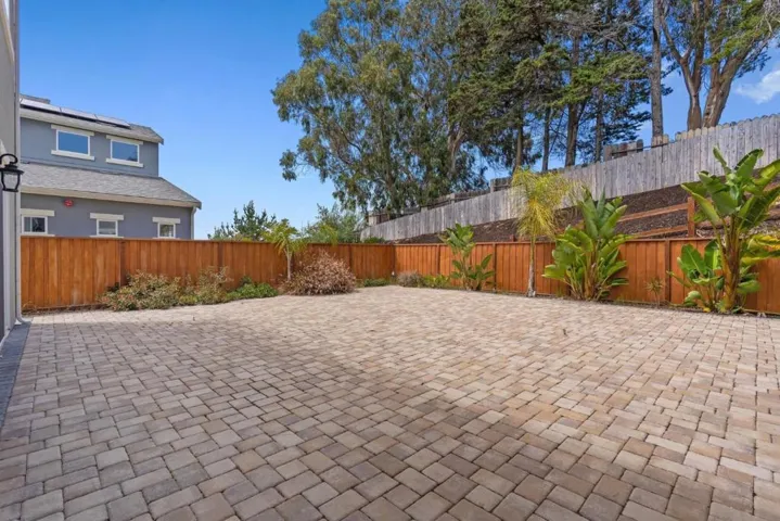 445 Russell Way, Marina, California 93933