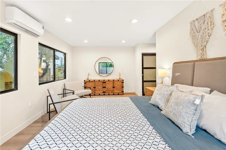 811 N Vendome Street, Los Angeles, California 90026