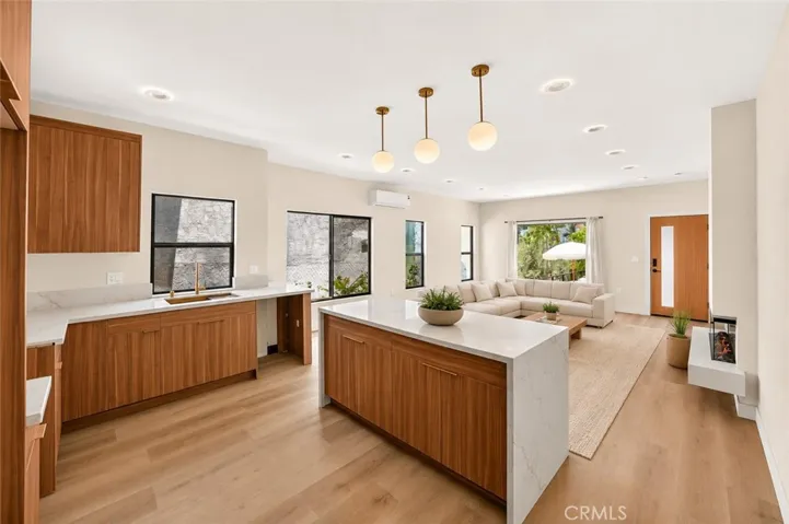 811 N Vendome Street, Los Angeles, California 90026