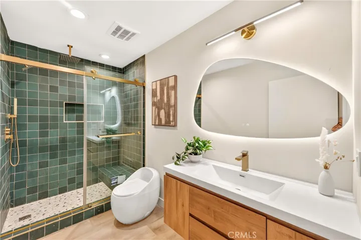 811 N Vendome Street, Los Angeles, California 90026