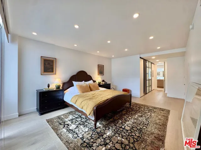 1100 Alta Loma Road 902, West Hollywood, California 90069