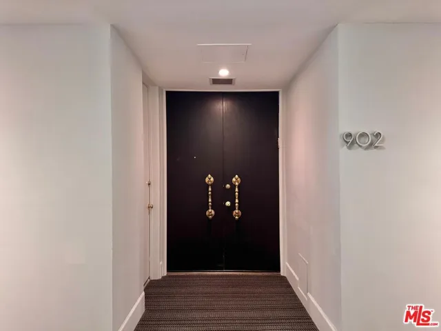 1100 Alta Loma Road 902, West Hollywood, California 90069