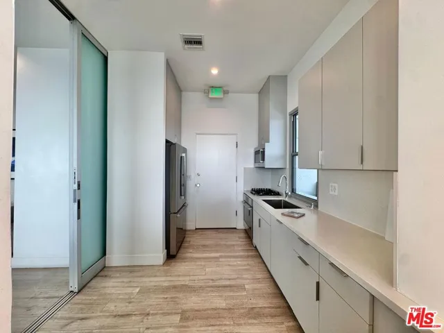 1100 Alta Loma Road 902, West Hollywood, California 90069