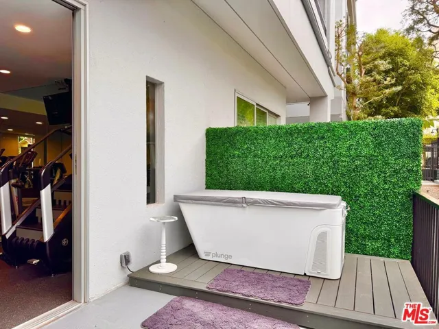1100 Alta Loma Road 902, West Hollywood, California 90069