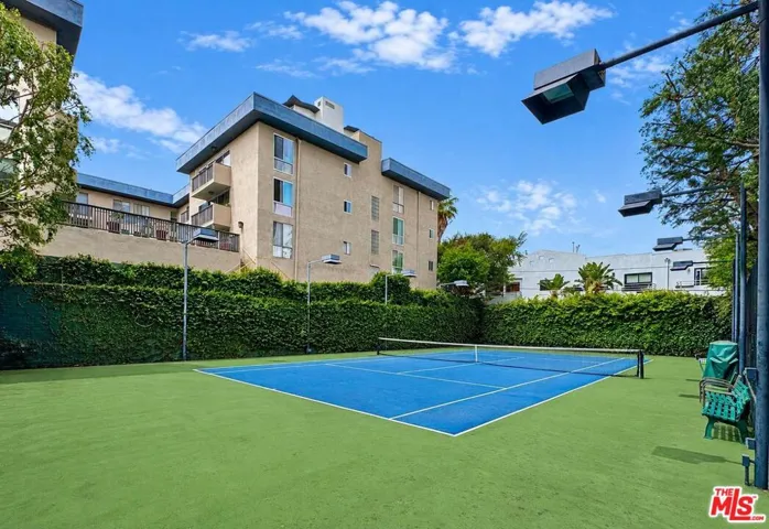 1100 Alta Loma Road 902, West Hollywood, California 90069
