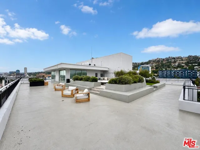 1100 Alta Loma Road 902, West Hollywood, California 90069