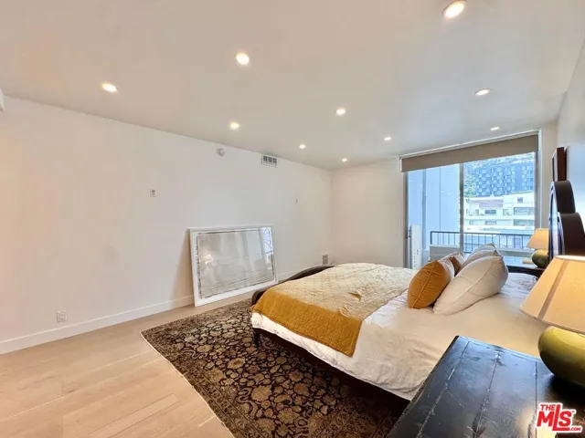 1100 Alta Loma Road 902, West Hollywood, California 90069