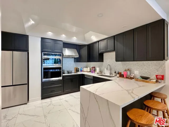1100 Alta Loma Road 902, West Hollywood, California 90069
