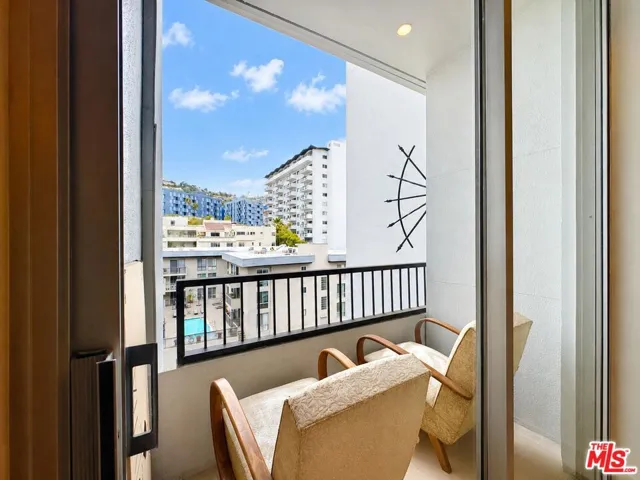 1100 Alta Loma Road 902, West Hollywood, California 90069