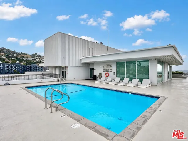 1100 Alta Loma Road 902, West Hollywood, California 90069