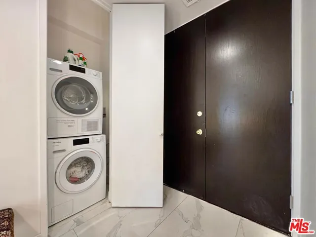 1100 Alta Loma Road 902, West Hollywood, California 90069