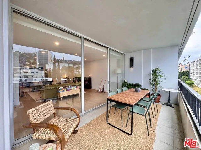 1100 Alta Loma Road 902, West Hollywood, California 90069