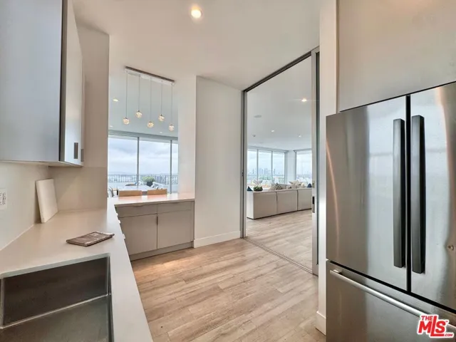 1100 Alta Loma Road 902, West Hollywood, California 90069