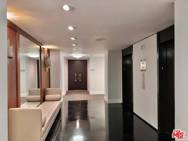 1100 Alta Loma Road 902, West Hollywood, California 90069