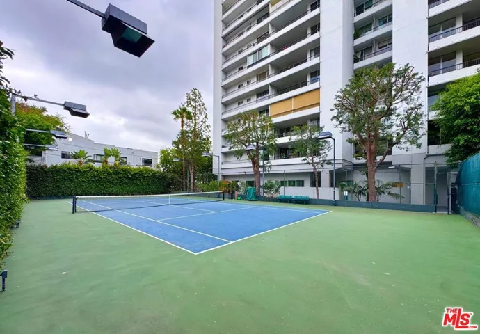 1100 Alta Loma Road 902, West Hollywood, California 90069