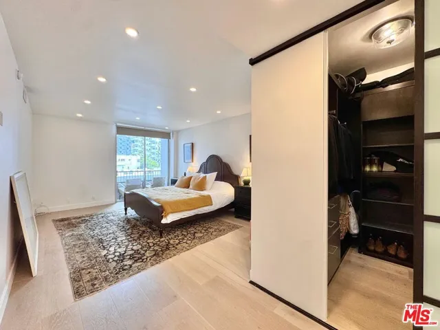 1100 Alta Loma Road 902, West Hollywood, California 90069