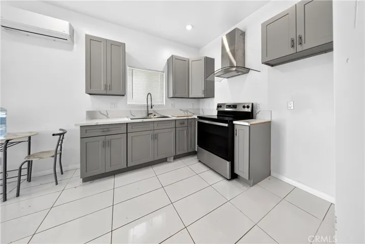 9959 Wisner, San Fernando, California 91345