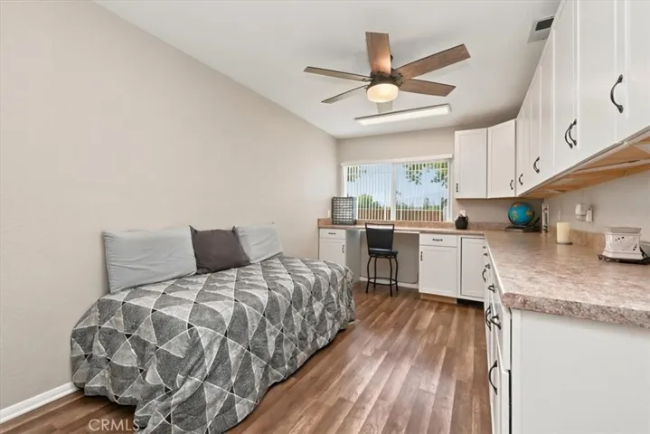 Bedroom 2/Craftroom