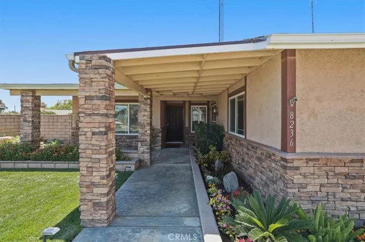 Front Walkway and Entry
