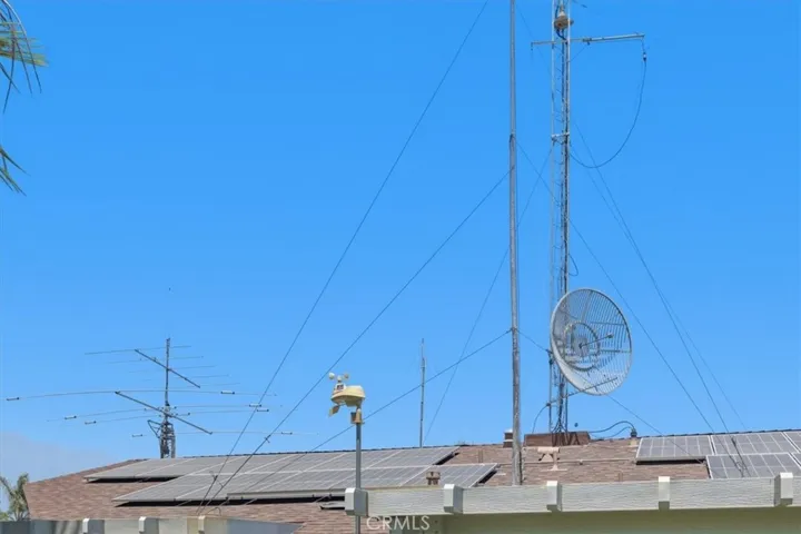 Solar Panels/Ham Radio Antennas